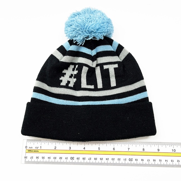 NWOT #Lit Pom Pom Beanie - Picture 3 of 7